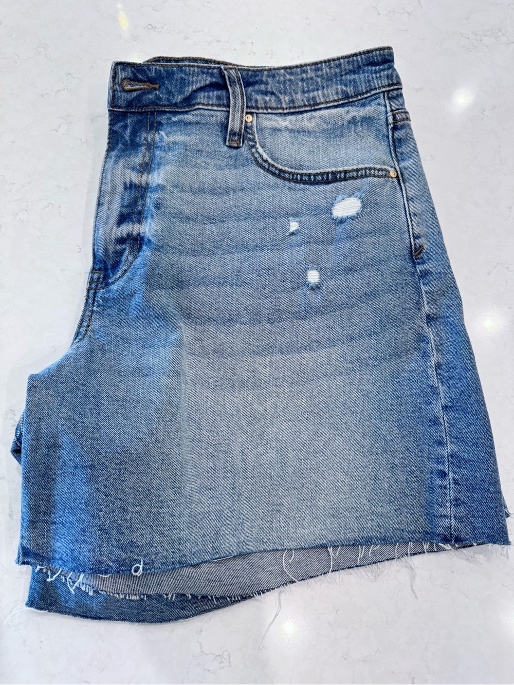 Kut from the Kloth Hailey High Rise Short 6”